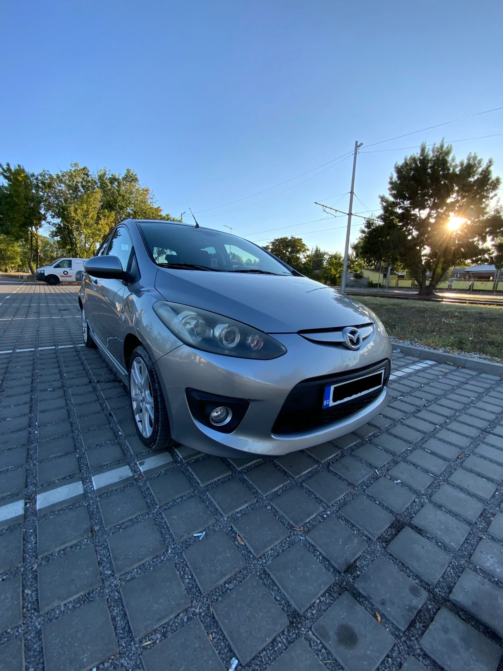 Mazda 2 Facelift 1.5 бензин 102к.с., снимка 3 - Автомобили и джипове - 55684039