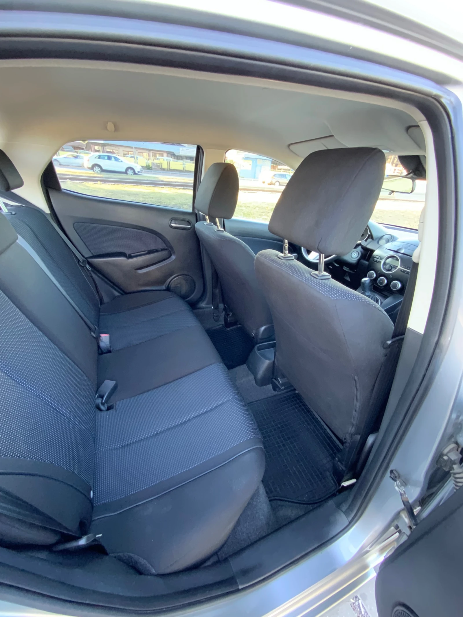 Mazda 2 Facelift 1.5 бензин 102к.с., снимка 15 - Автомобили и джипове - 55684039