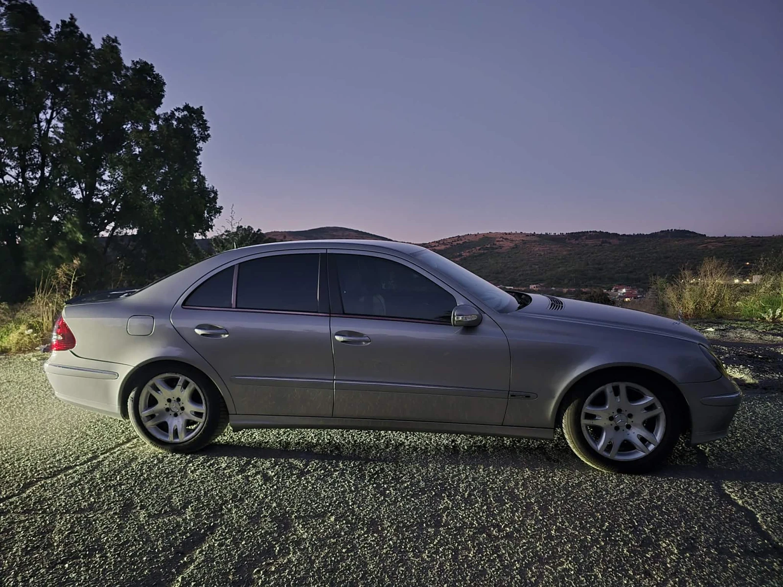 Mercedes-Benz E 320, снимка 10 - Автомобили и джипове - 55971733