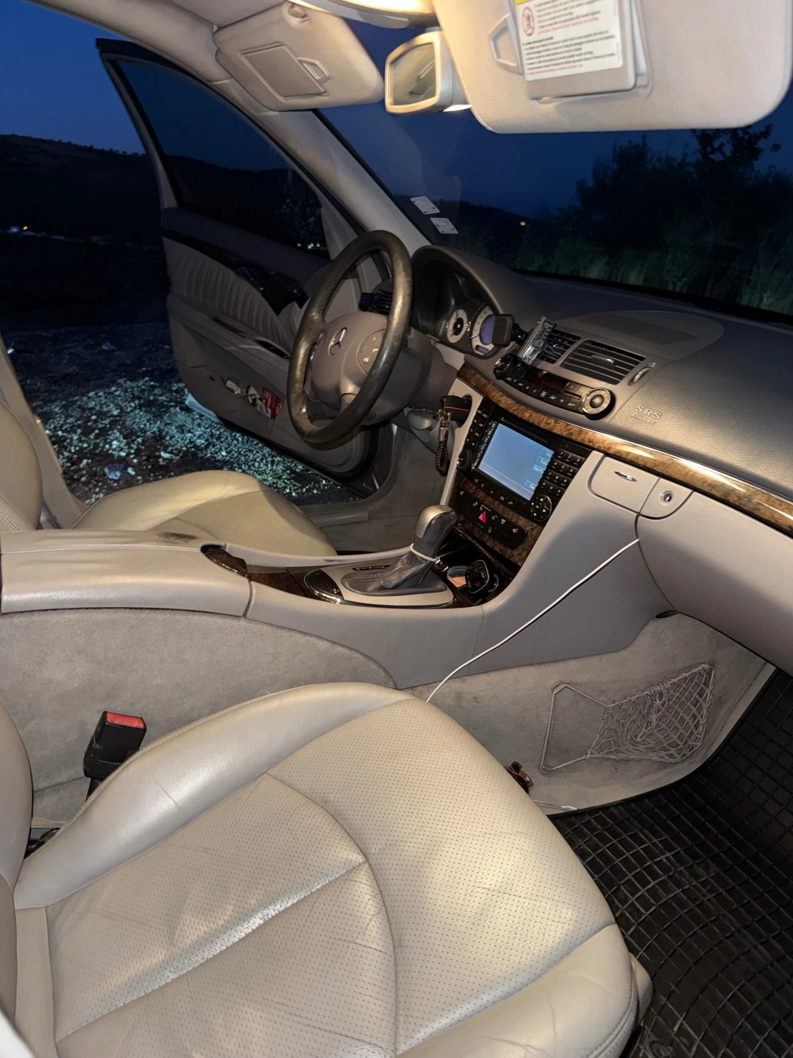 Mercedes-Benz E 320, снимка 6 - Автомобили и джипове - 55971733