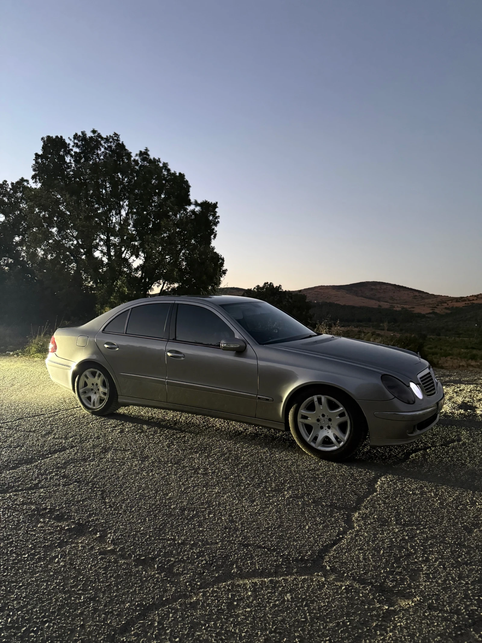 Mercedes-Benz E 320, снимка 2 - Автомобили и джипове - 55971733