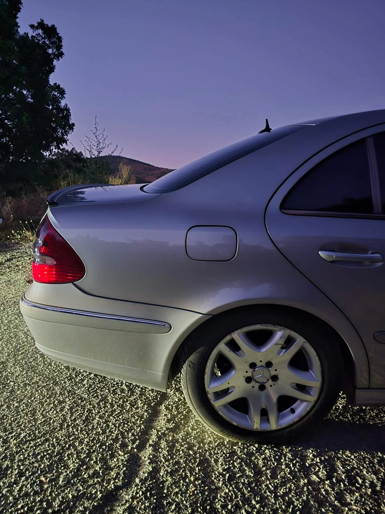 Mercedes-Benz E 320, снимка 13 - Автомобили и джипове - 55971733