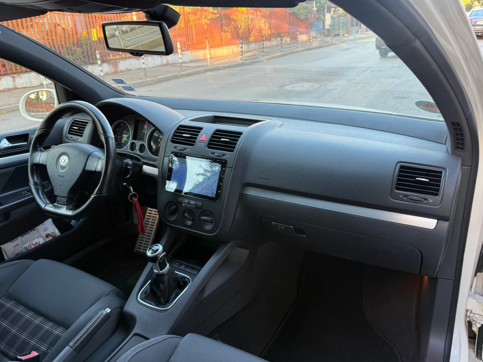 VW Golf GTI 2.0TSI, снимка 11 - Автомобили и джипове - 56097217