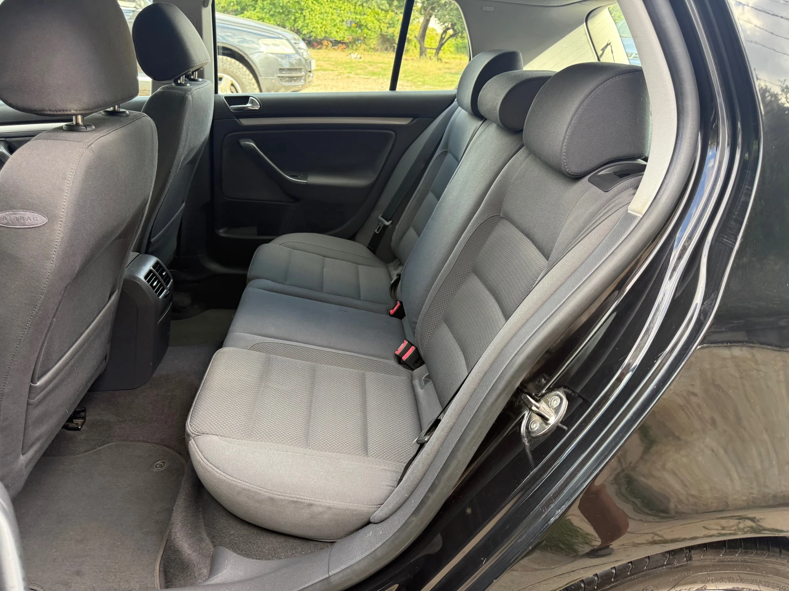 VW Golf 5 Sportline 1.6i, снимка 9 - Автомобили и джипове - 56105052