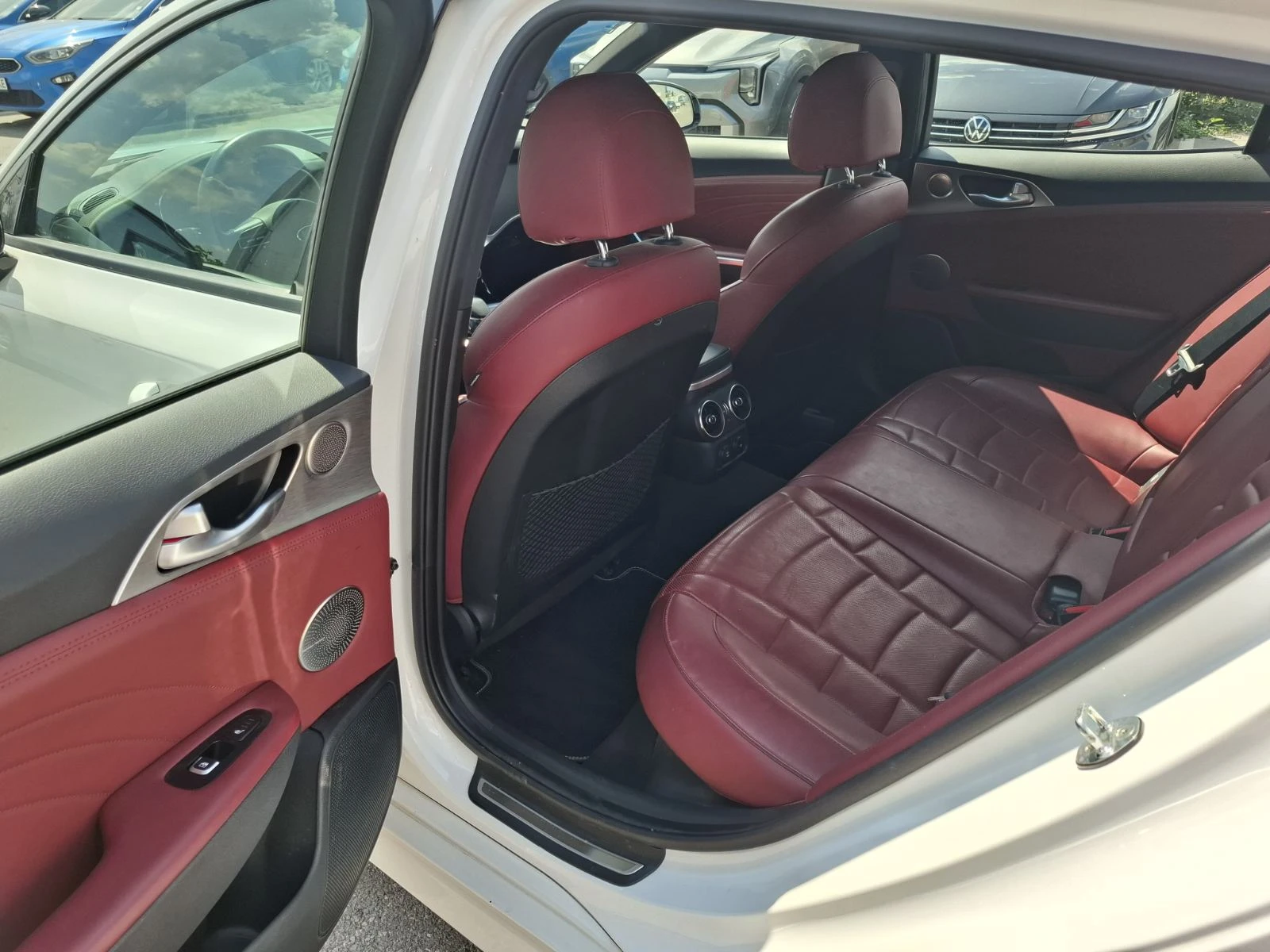 Kia Stinger 3.3 T-gdi GT 4х4 Гаранция, снимка 7 - Автомобили и джипове - 56127938