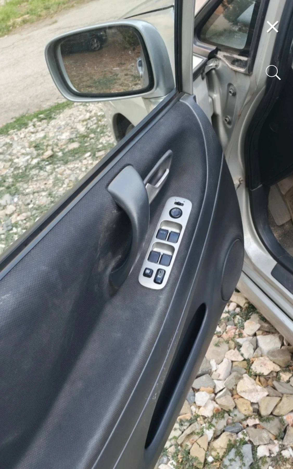 Suzuki Liana 1.6, снимка 9 - Автомобили и джипове - 56233352