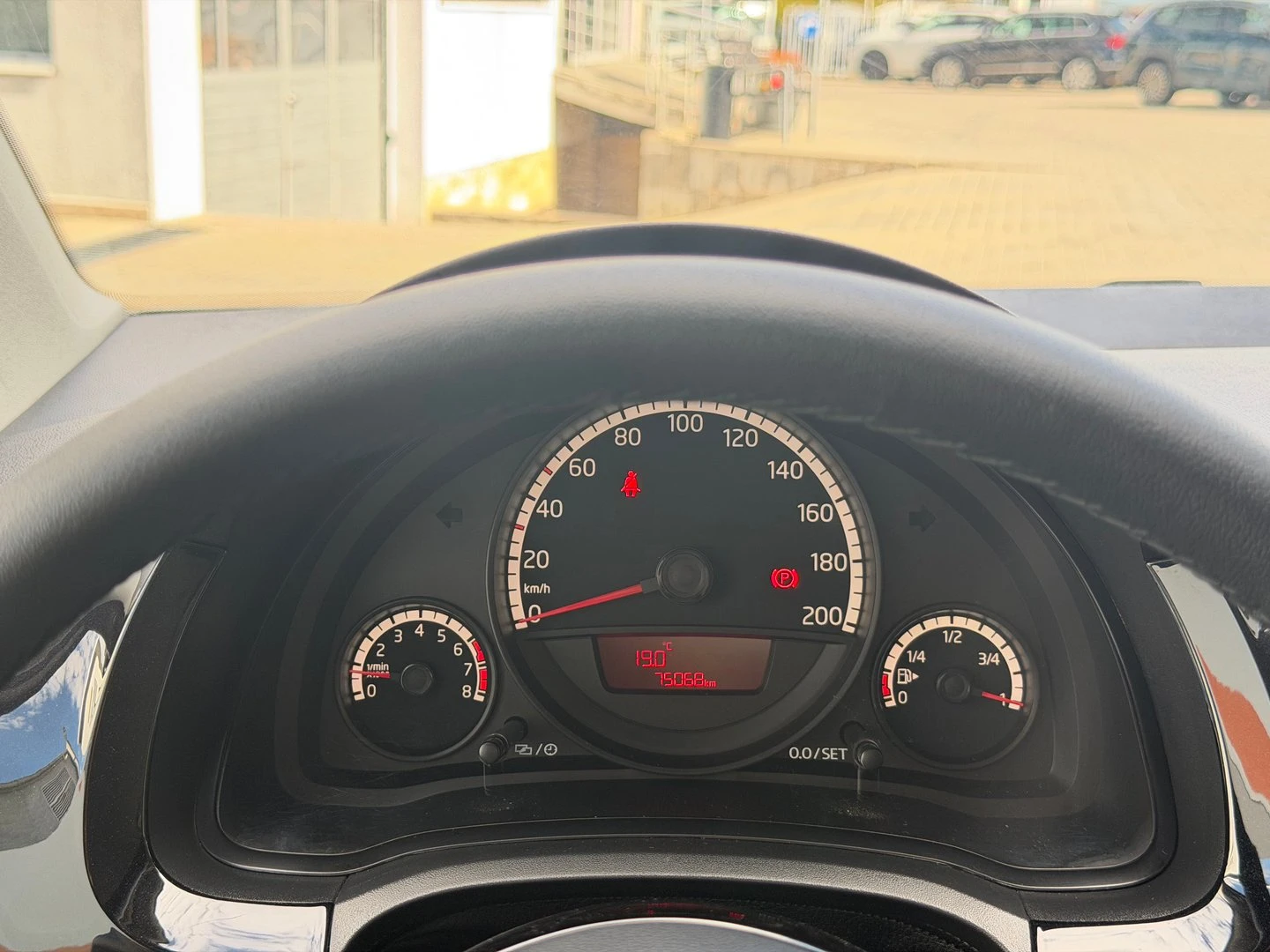 VW Up, снимка 6 - Автомобили и джипове - 56335762