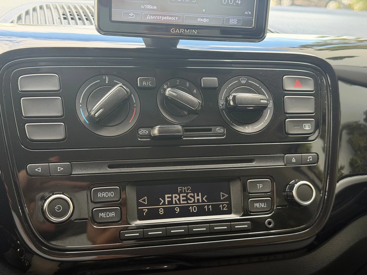 VW Up, снимка 13 - Автомобили и джипове - 56335762