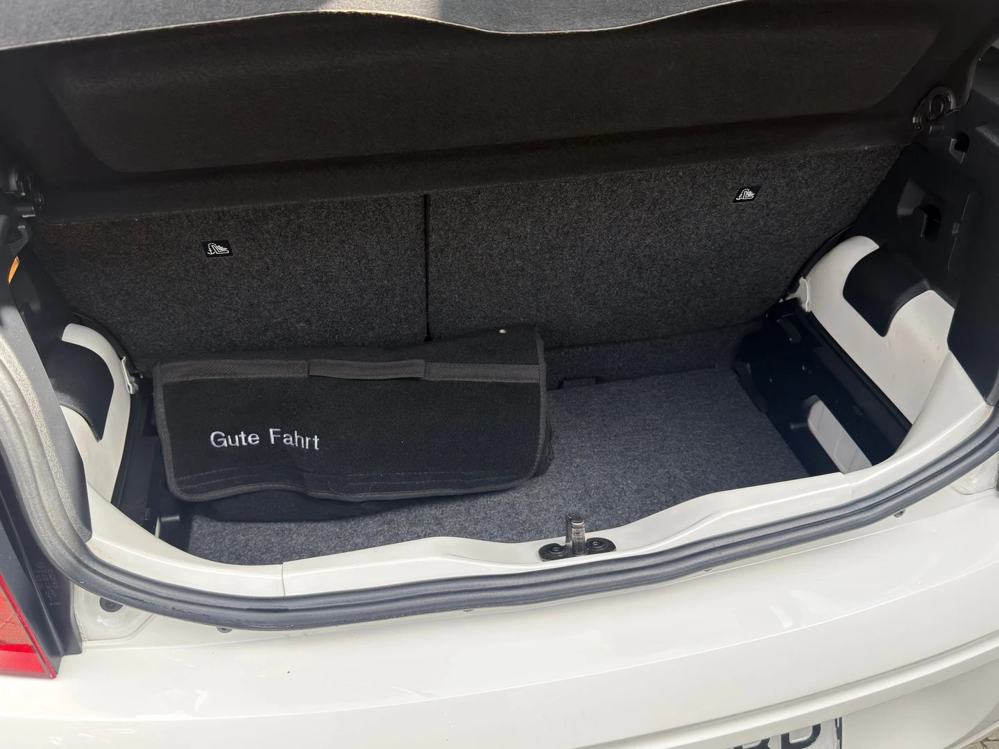 VW Up, снимка 15 - Автомобили и джипове - 56335762
