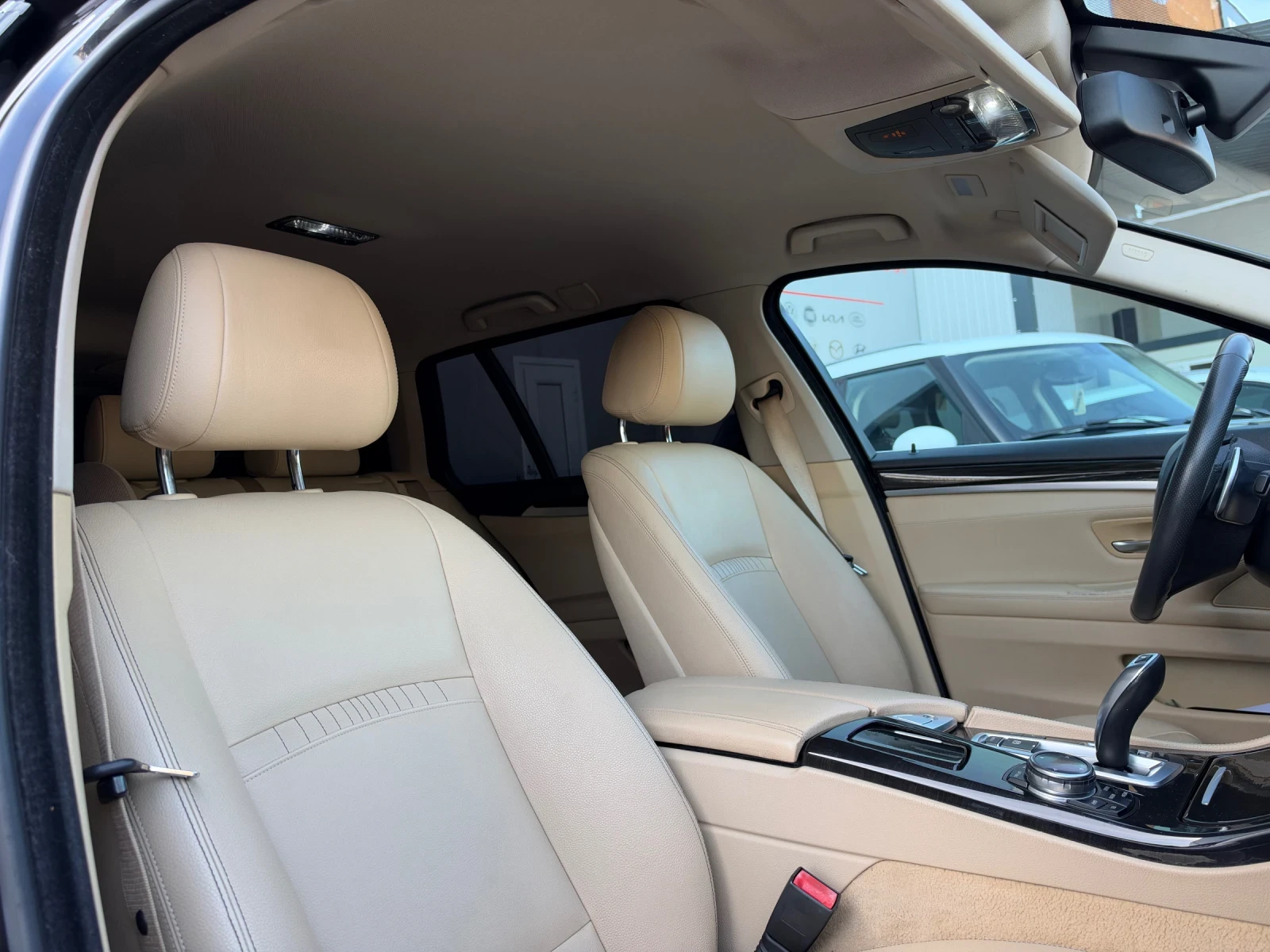 BMW 520 d Luxury , снимка 10 - Автомобили и джипове - 56635371