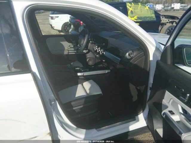 Mercedes-Benz GLB 250 4MATIC* АМГ ПАКЕТ* ДИСТРОНИК* 360* ПОДГРЕВИ* , снимка 5 - Автомобили и джипове - 53287475