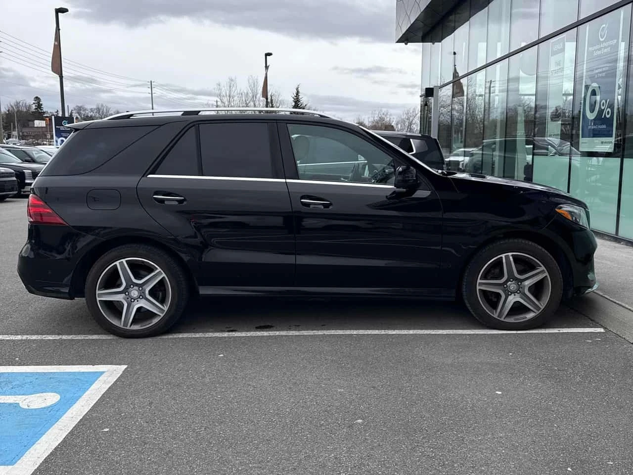 Mercedes-Benz GLE 350  * CARFAX * Дистроник * Harman Kardon * 360 Камери, снимка 3 - Автомобили и джипове - 54139941