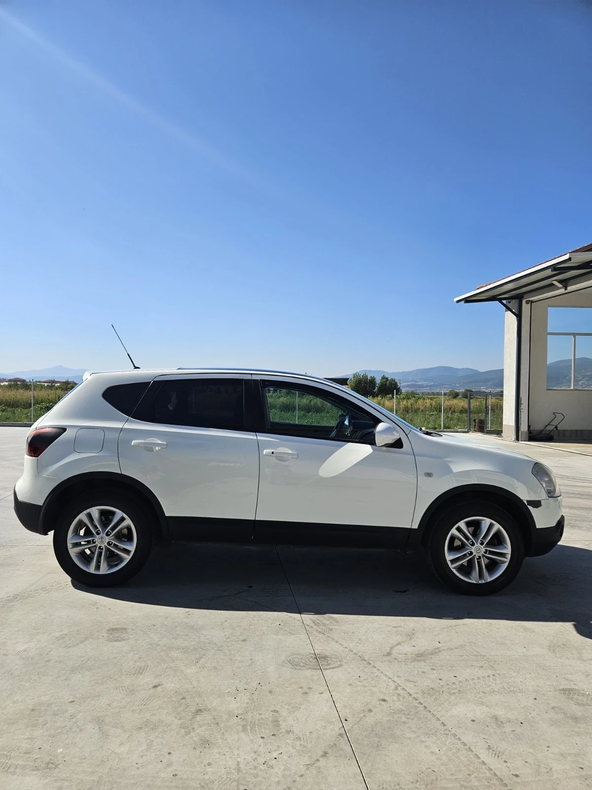 Nissan Qashqai, снимка 7 - Автомобили и джипове - 54491030