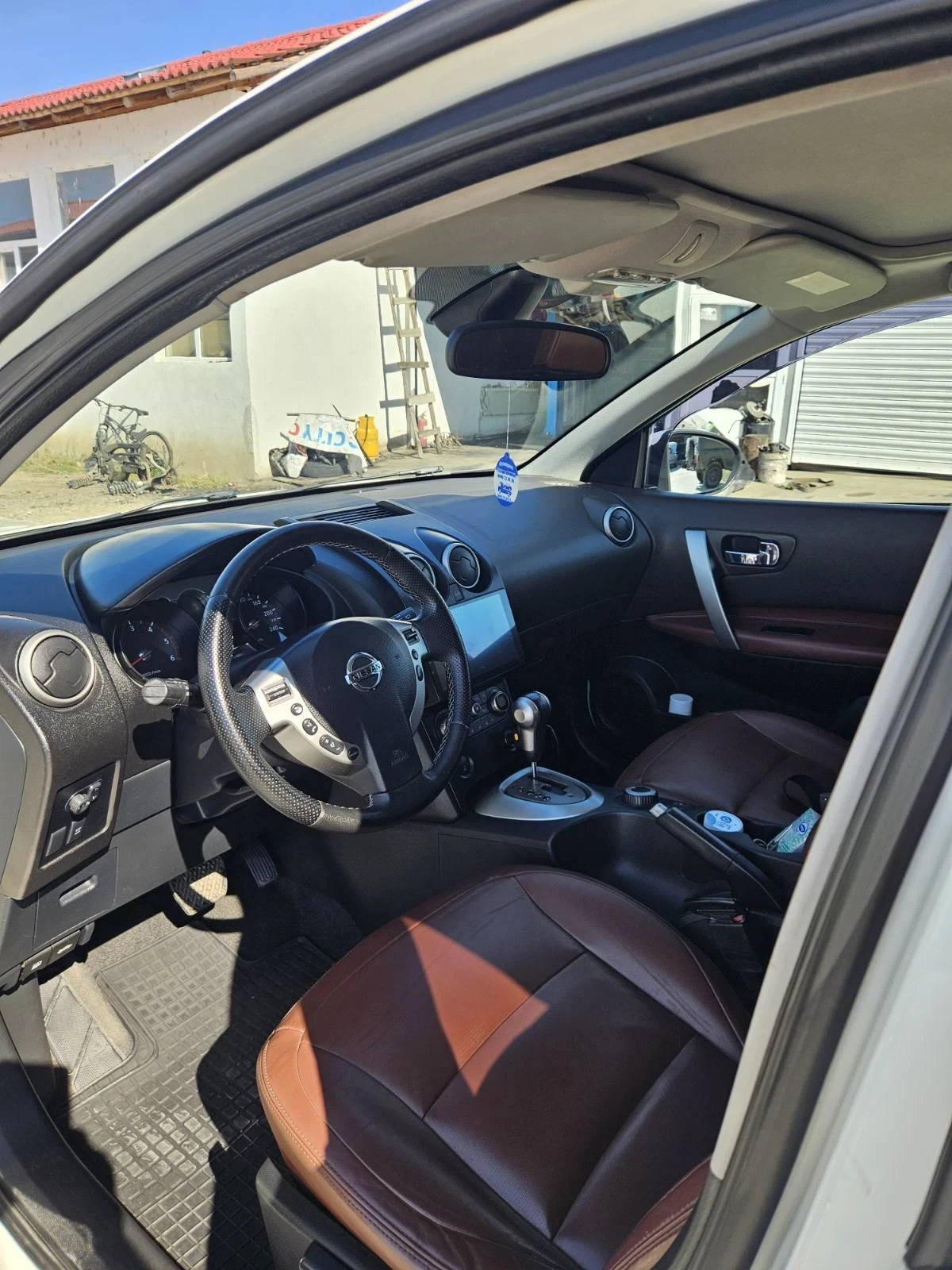 Nissan Qashqai, снимка 15 - Автомобили и джипове - 54491030