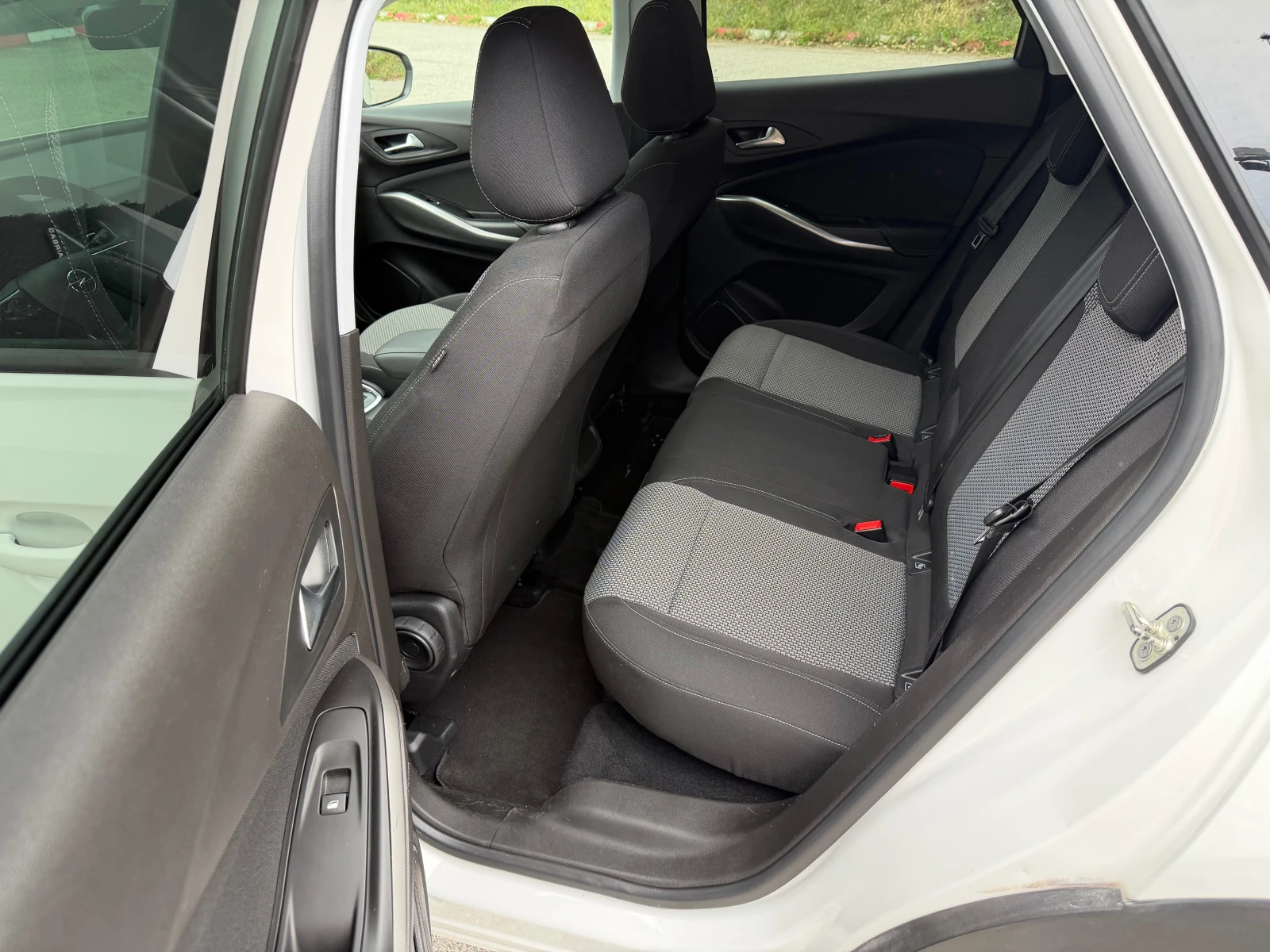 Opel Grandland X, снимка 14 - Автомобили и джипове - 55106552