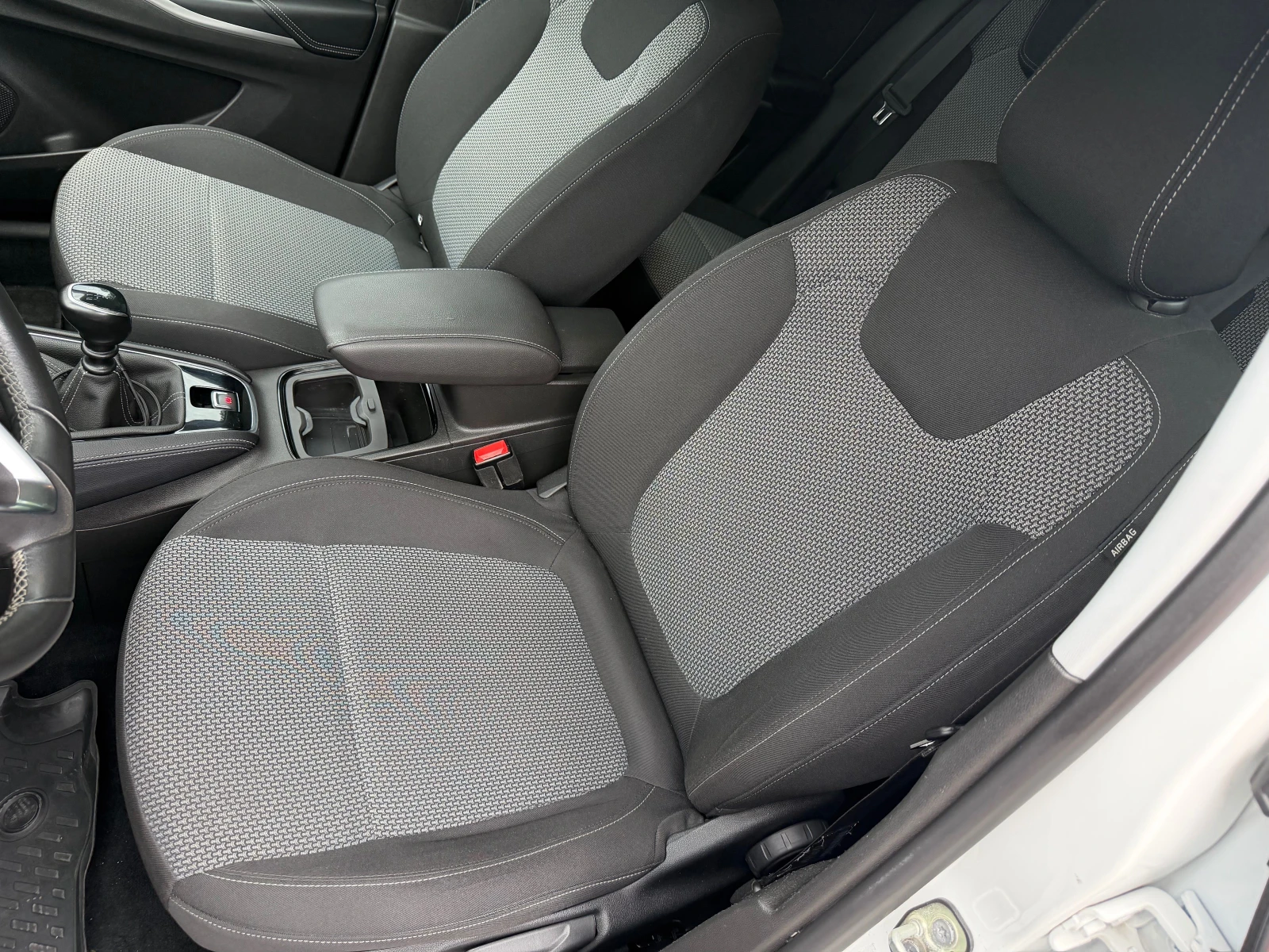 Opel Grandland X, снимка 12 - Автомобили и джипове - 55106552