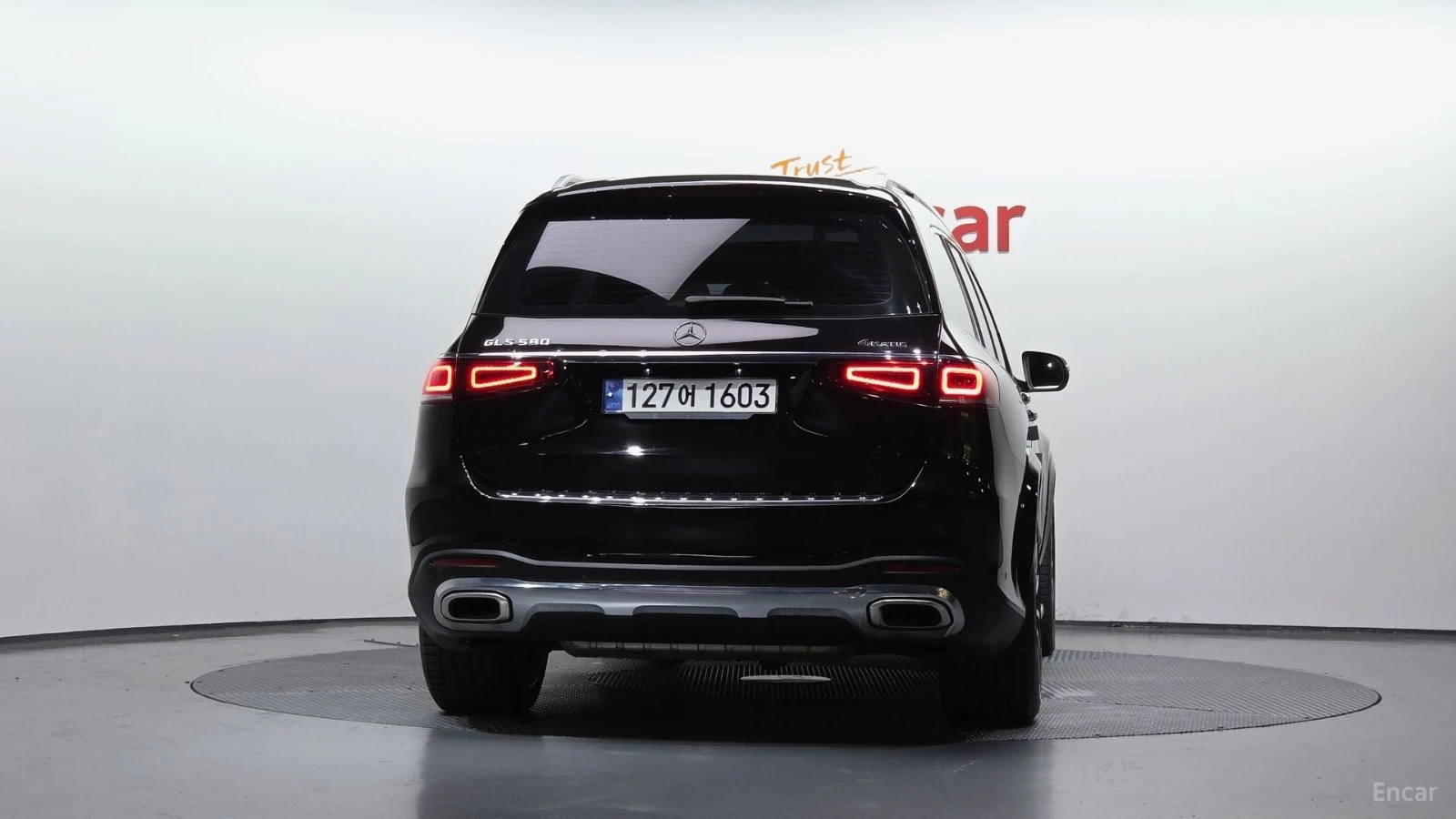Mercedes-Benz GLS580 4MATIC* КОЖА* ПОДГРЕВ* ОБДУХВ* BURMASTER* PANO* 36, снимка 4 - Автомобили и джипове - 55421272