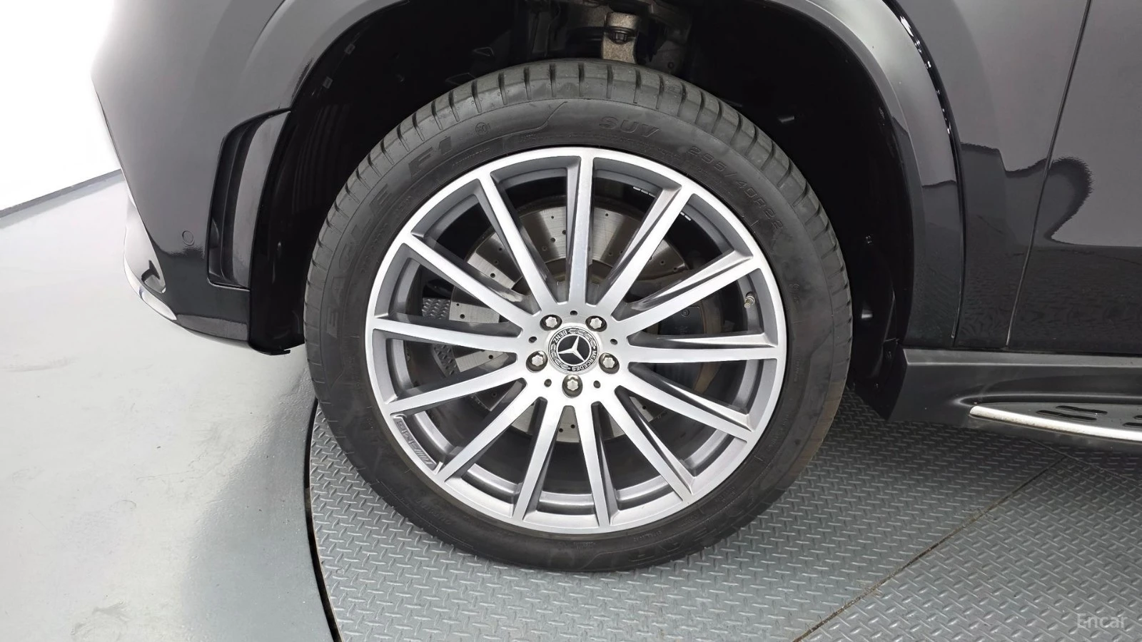 Mercedes-Benz GLS580 4MATIC* КОЖА* ПОДГРЕВ* ОБДУХВ* BURMASTER* PANO* 36, снимка 5 - Автомобили и джипове - 55421272