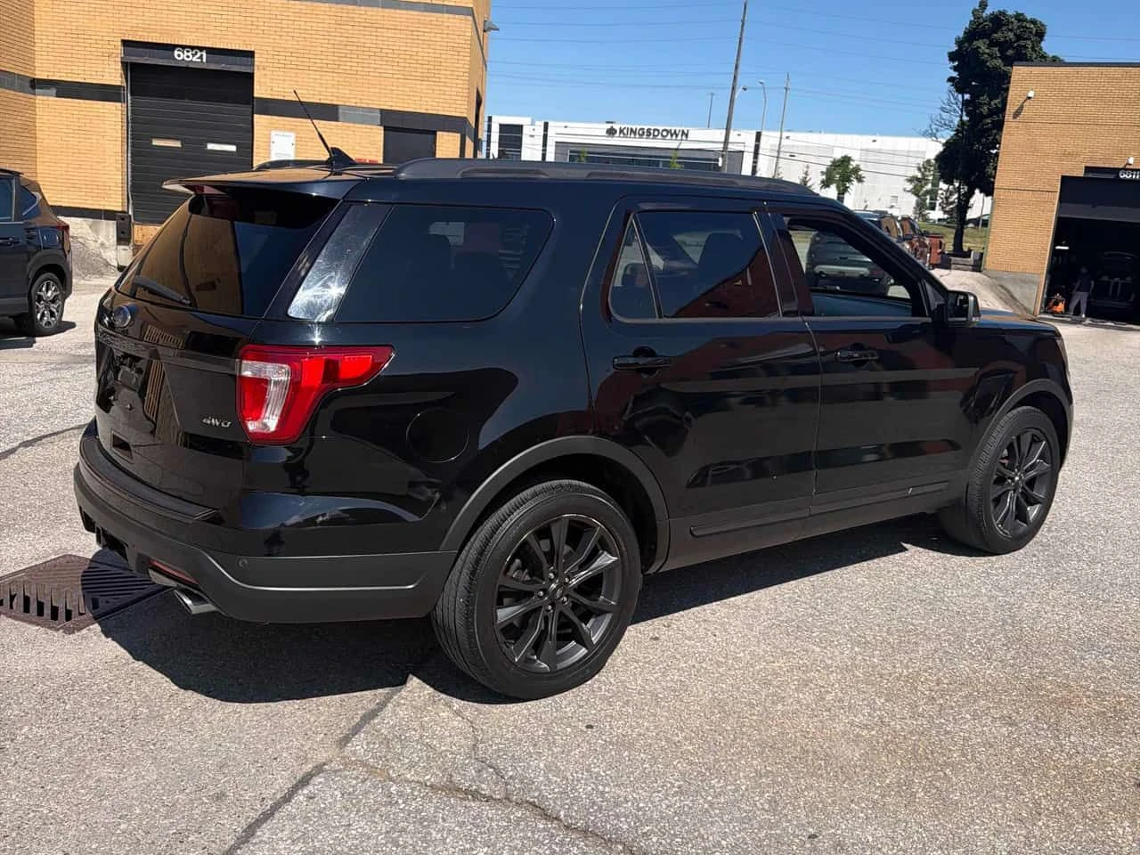 Ford Explorer * XLT AWD * КОЖА/АЛКАНТАРА* ПОДГРЕВИ* ПАНОРАМА* , снимка 4 - Автомобили и джипове - 55652612
