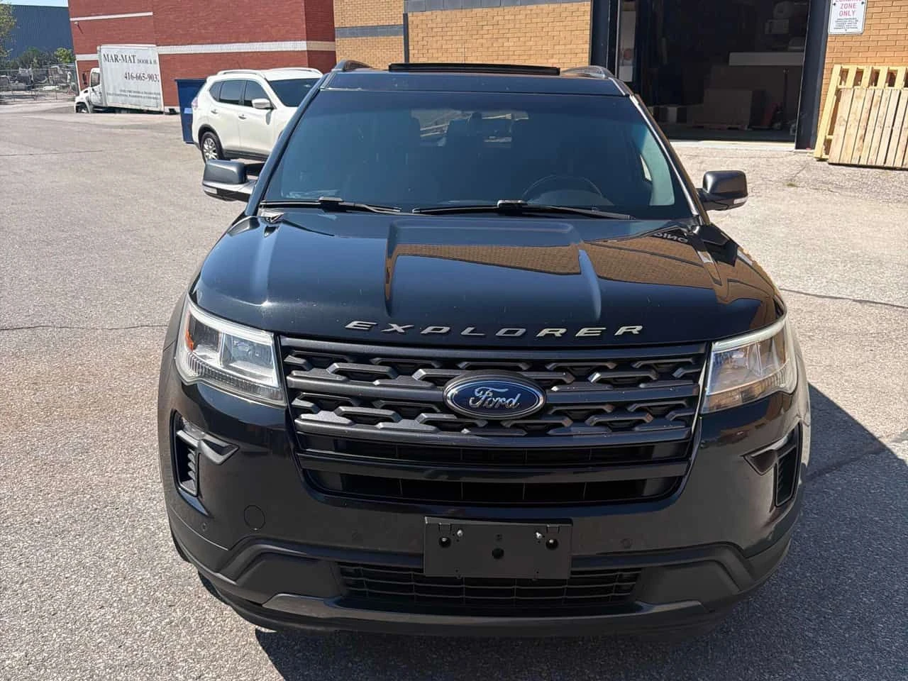 Ford Explorer * XLT AWD * КОЖА/АЛКАНТАРА* ПОДГРЕВИ* ПАНОРАМА* , снимка 2 - Автомобили и джипове - 55652612