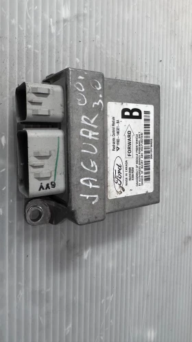     Airbag  /  /  a Jaguar S-Type - YR83-14B321-BA