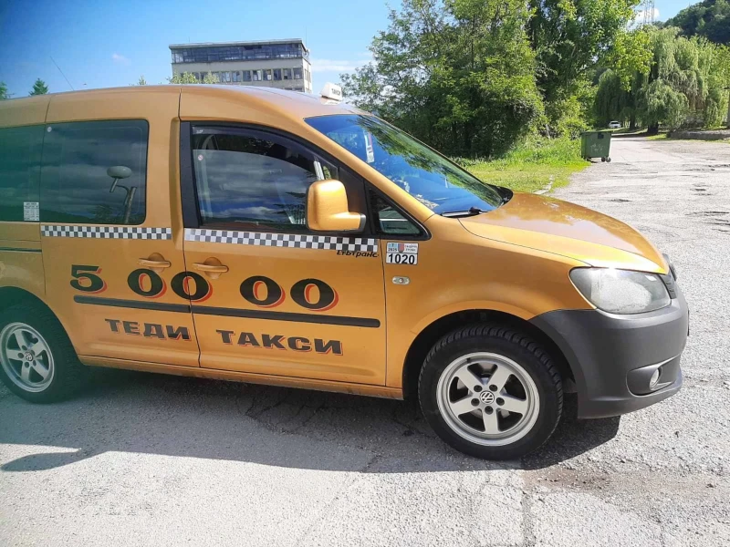 VW Caddy, снимка 3 - Автомобили и джипове - 50405051
