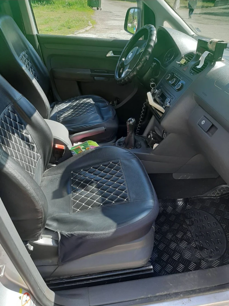 VW Caddy, снимка 8 - Автомобили и джипове - 50405051
