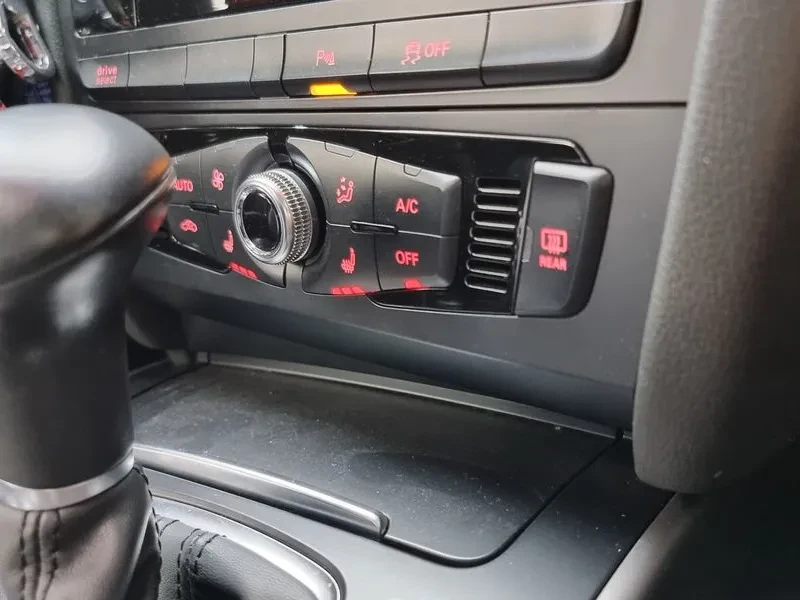 Audi A4 2.0 TFSI Quattro - САМО 30% АВАНС, снимка 17 - Автомобили и джипове - 55790143