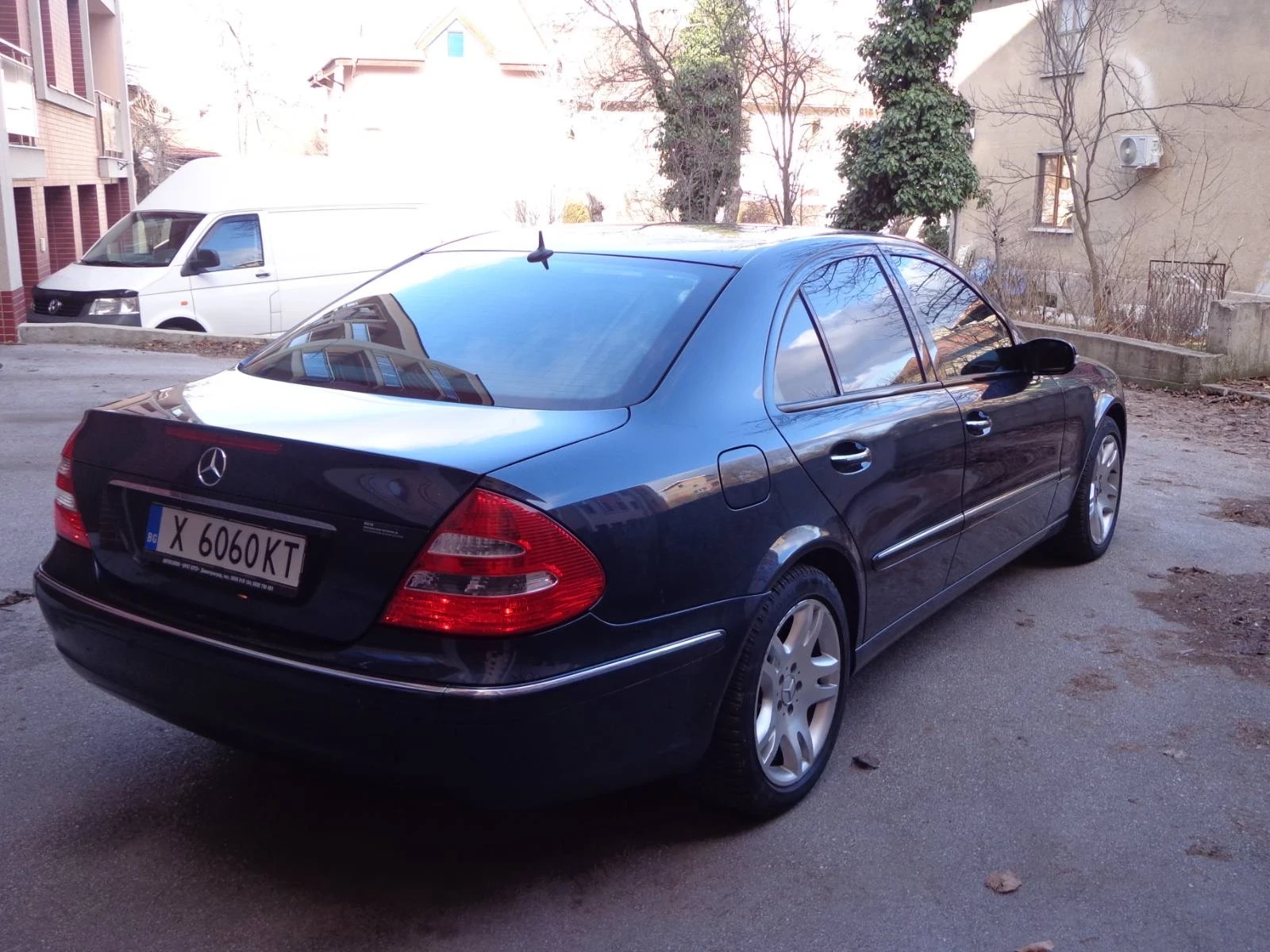 Mercedes-Benz E 500  - изображение 6