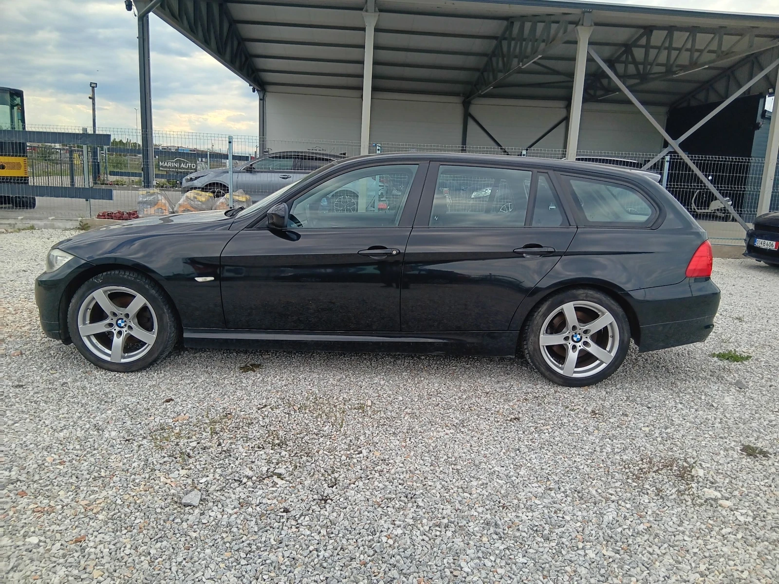 BMW 318 2.0i LCI - изображение 5