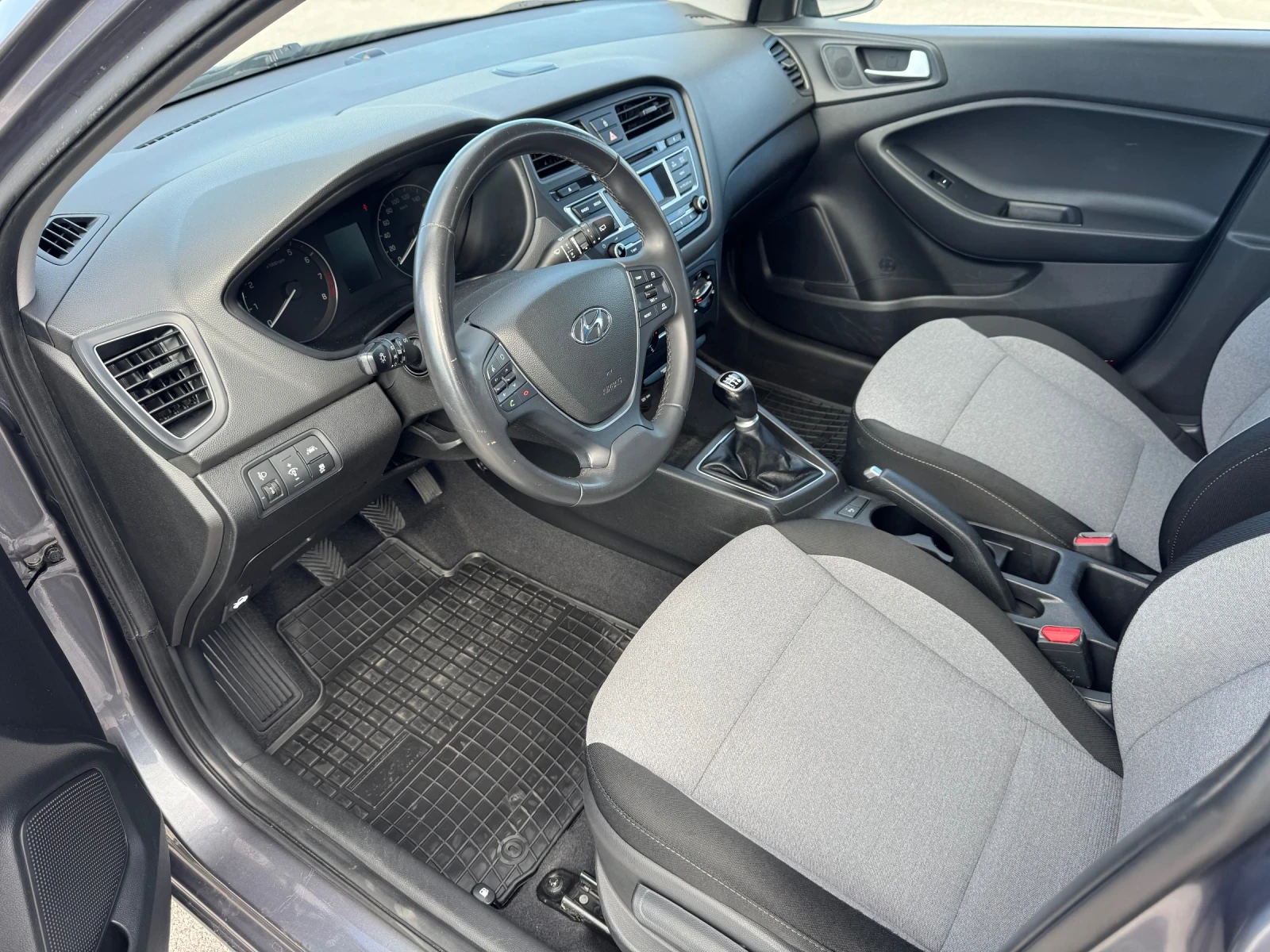 Hyundai I20 1.2 i - EURO 6B - изображение 9