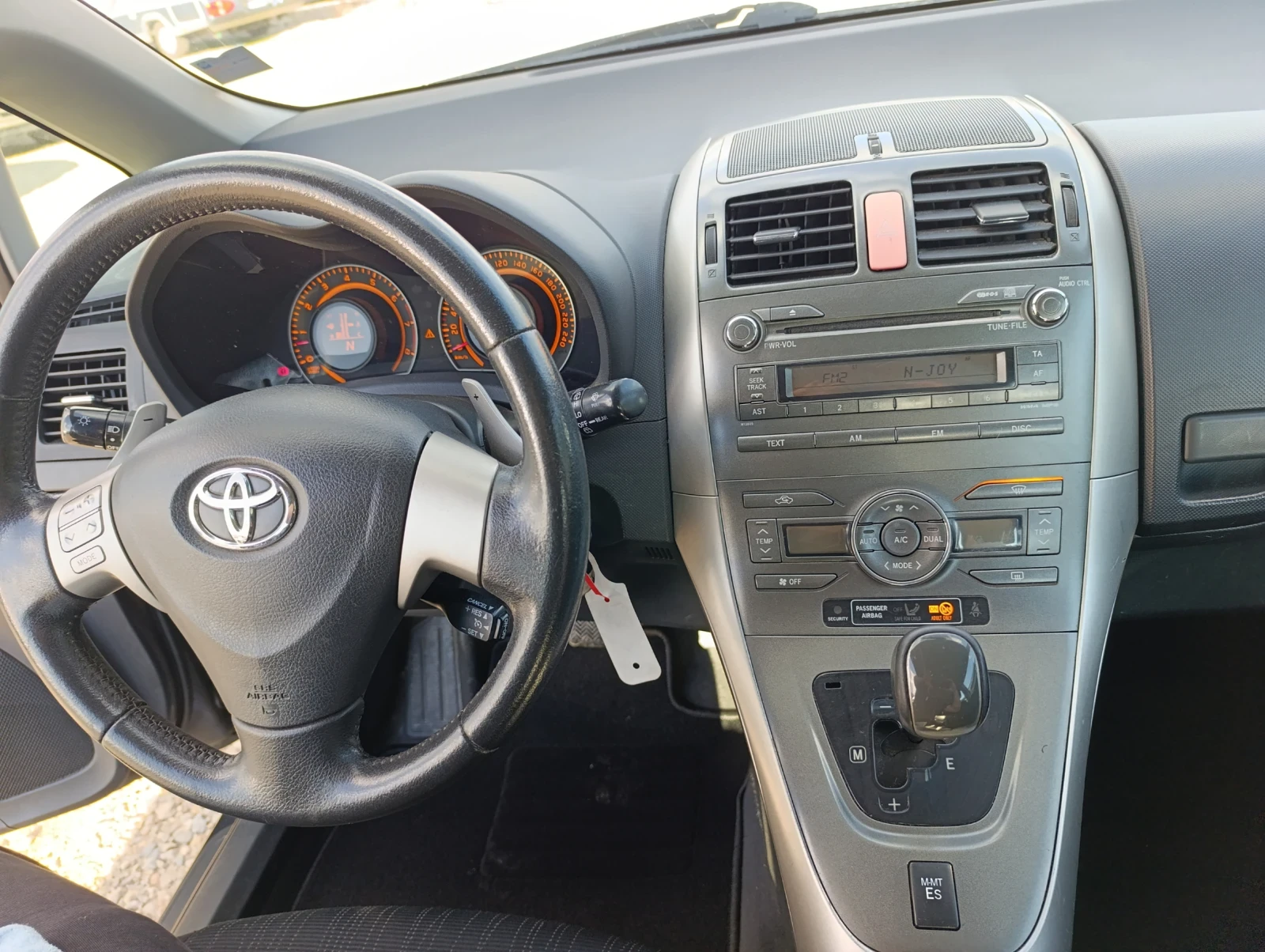 Toyota Auris 1.6 i Automatic  | Mobile.bg — изображение 15