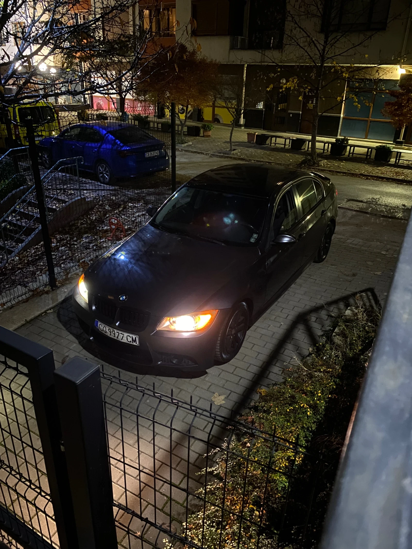 BMW 320, снимка 13 - Автомобили и джипове - 54066077