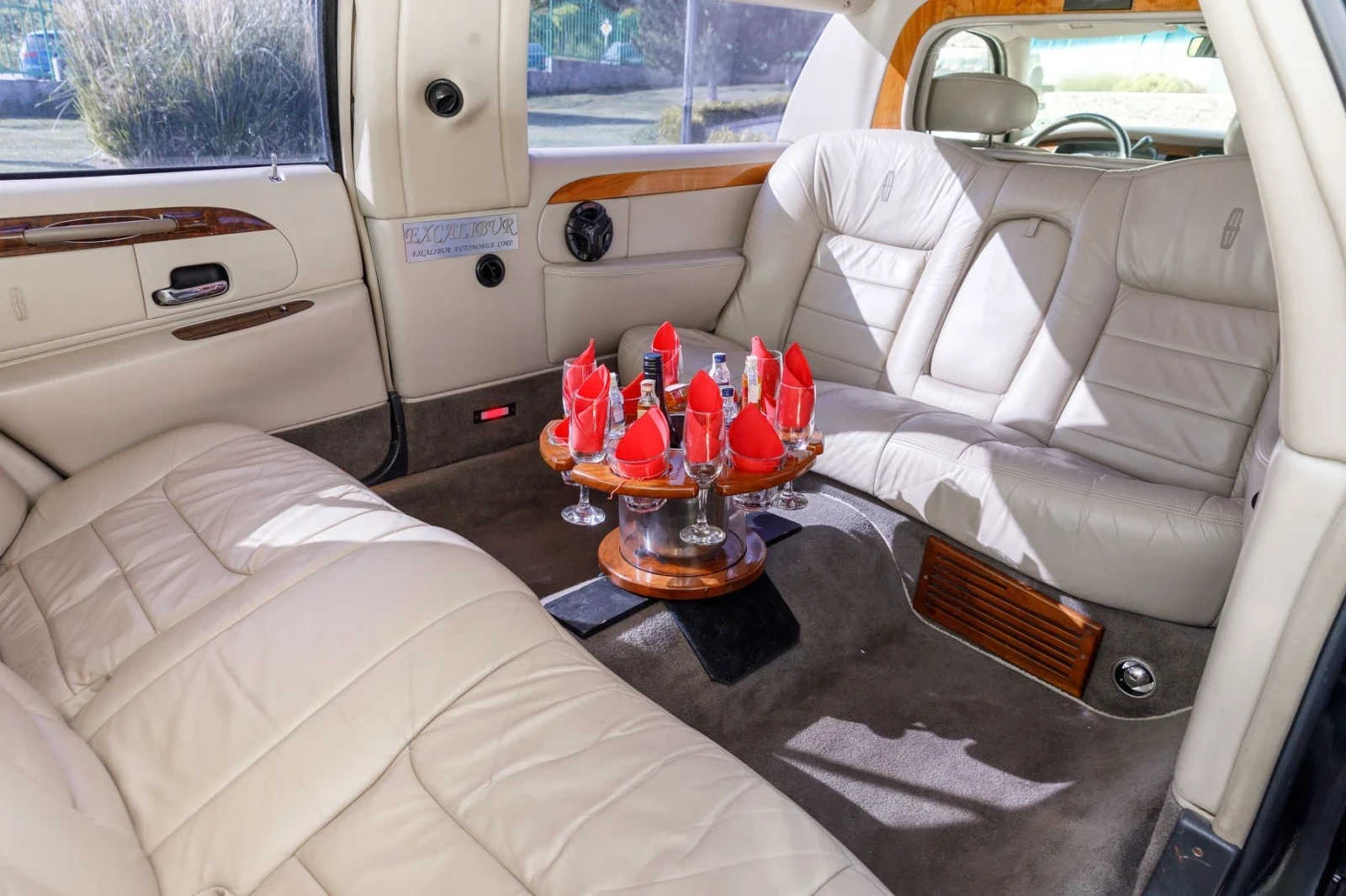 Lincoln Town car ЛИМУЗИНА ПРЕМИУМ ЛУКС, снимка 10 - Автомобили и джипове - 54283351