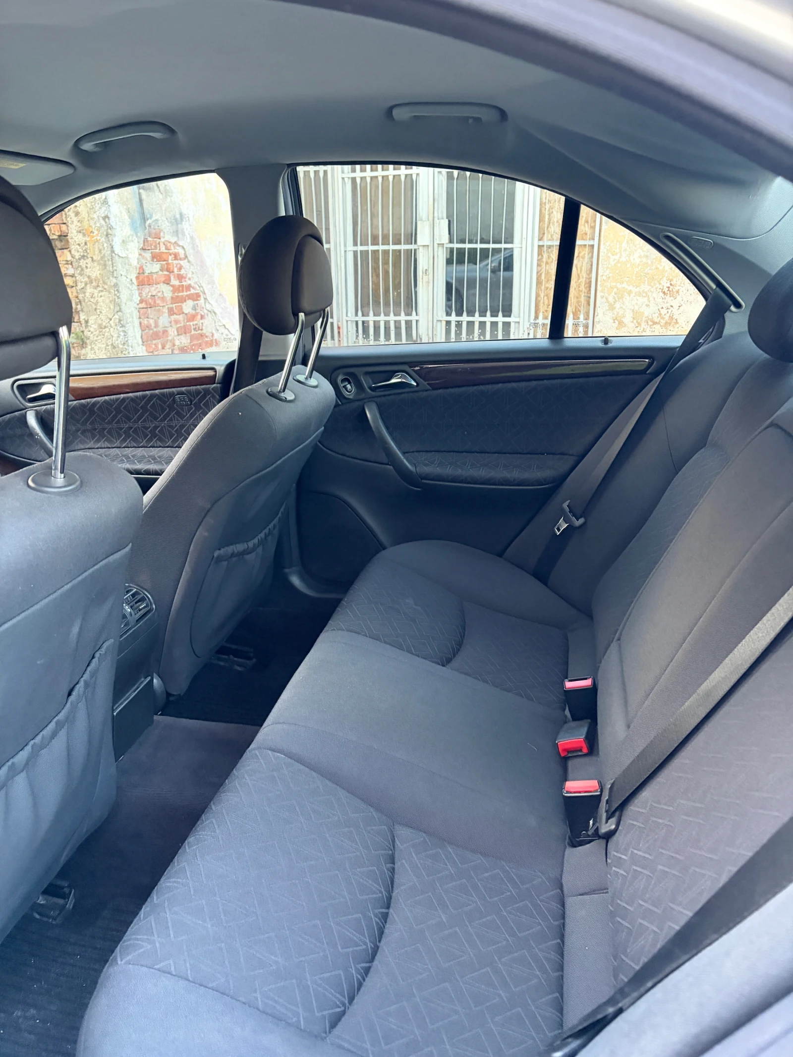 Mercedes-Benz 180 Elegance, снимка 9 - Автомобили и джипове - 54295474