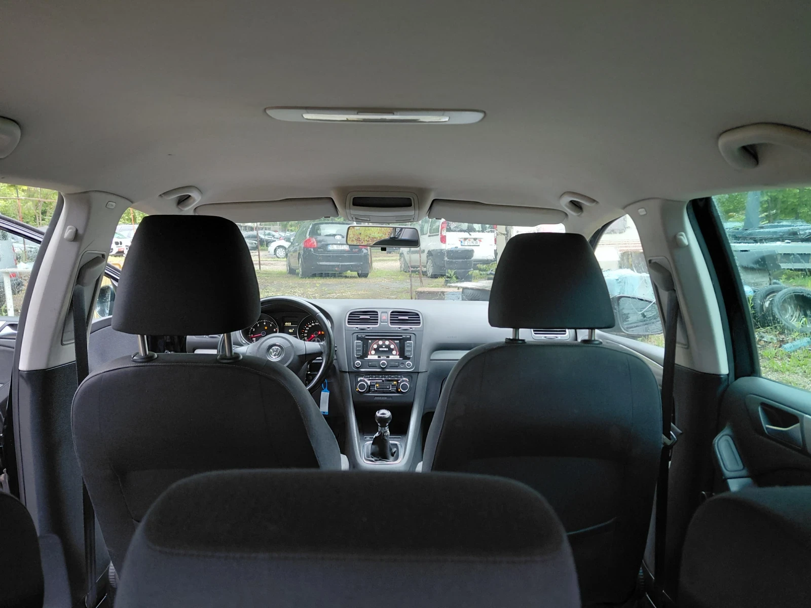 VW Golf Бензин, снимка 8 - Автомобили и джипове - 54653346