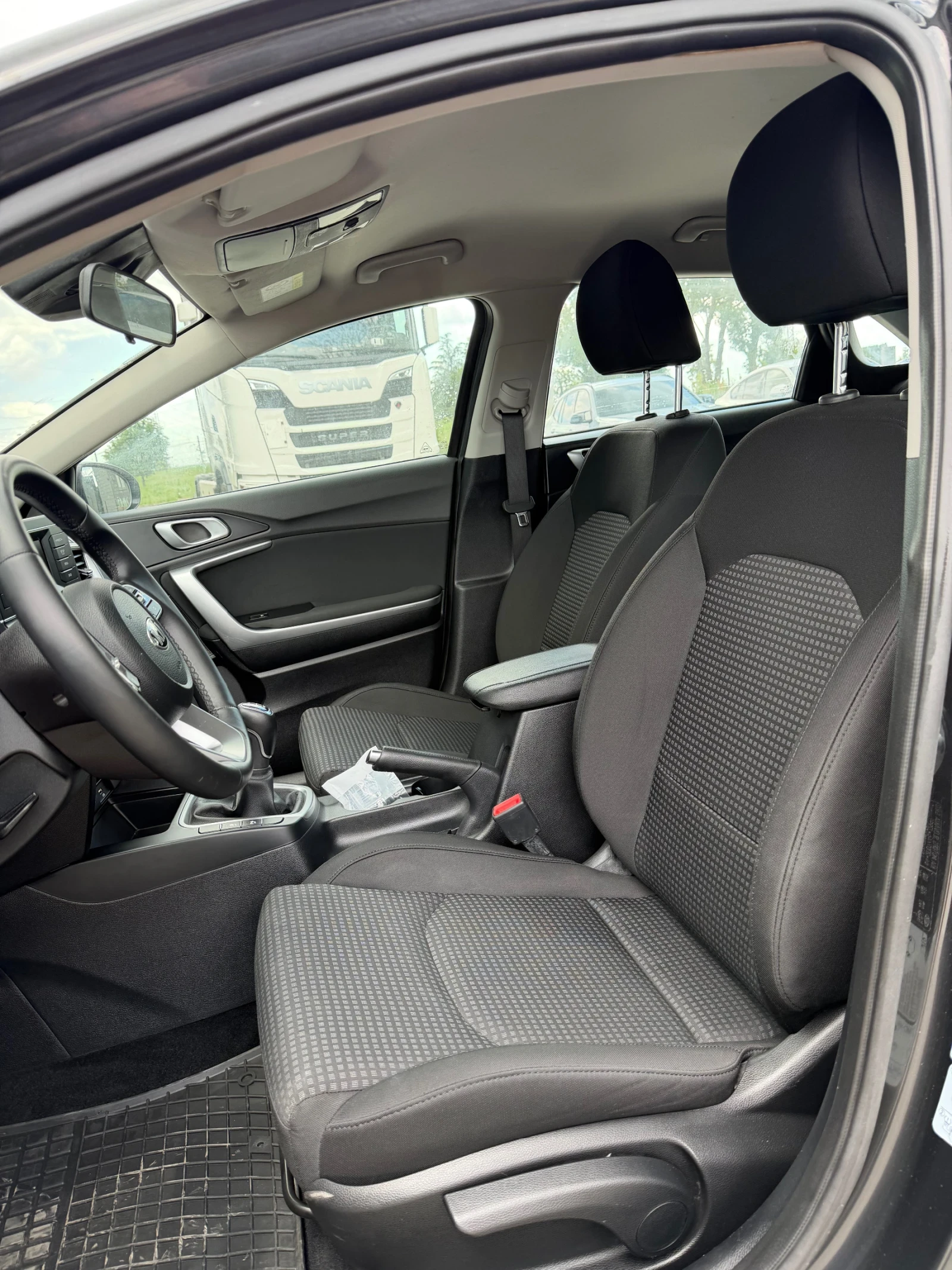 Kia Ceed, снимка 10 - Автомобили и джипове - 54843586