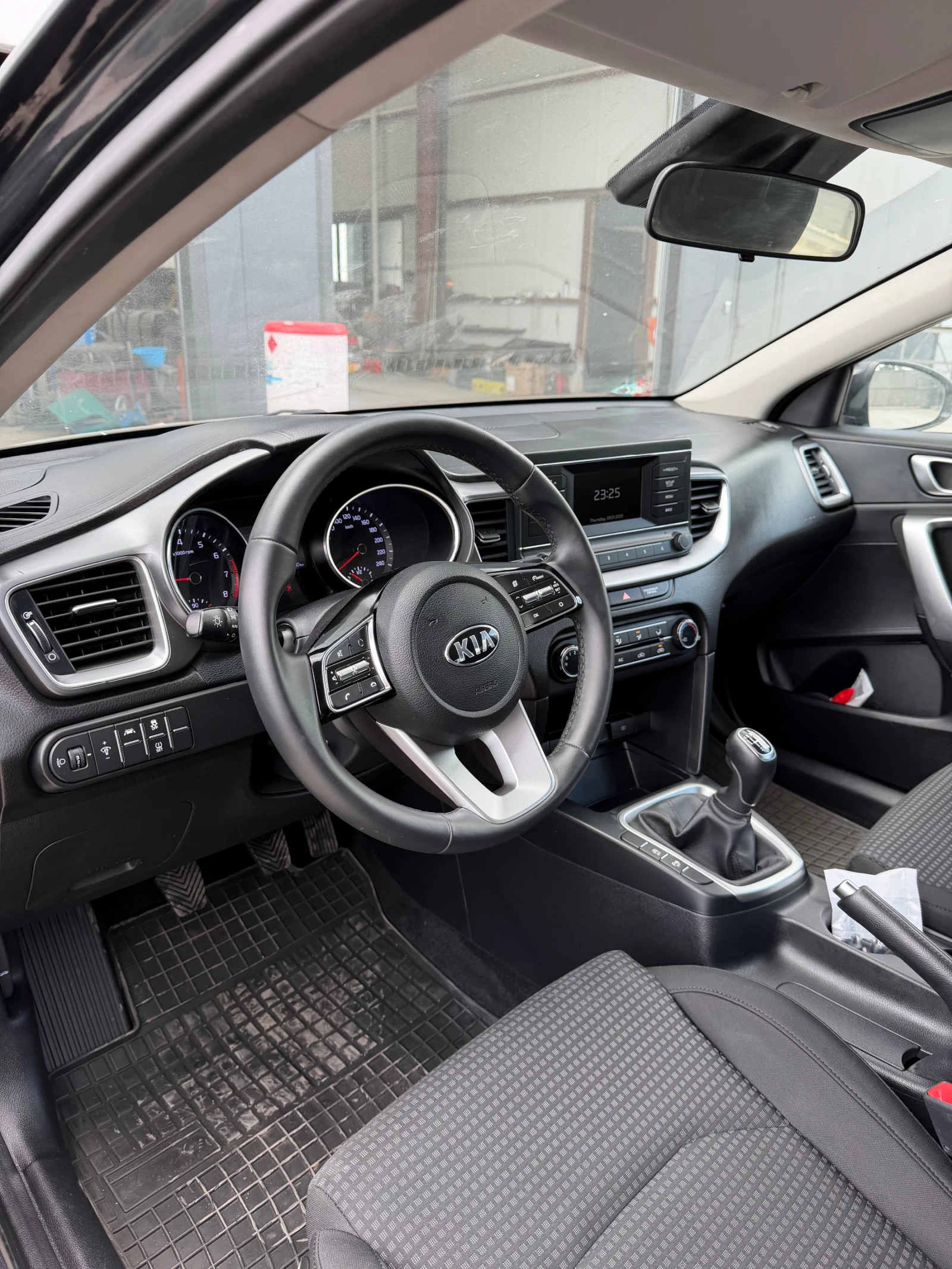 Kia Ceed, снимка 9 - Автомобили и джипове - 54843586