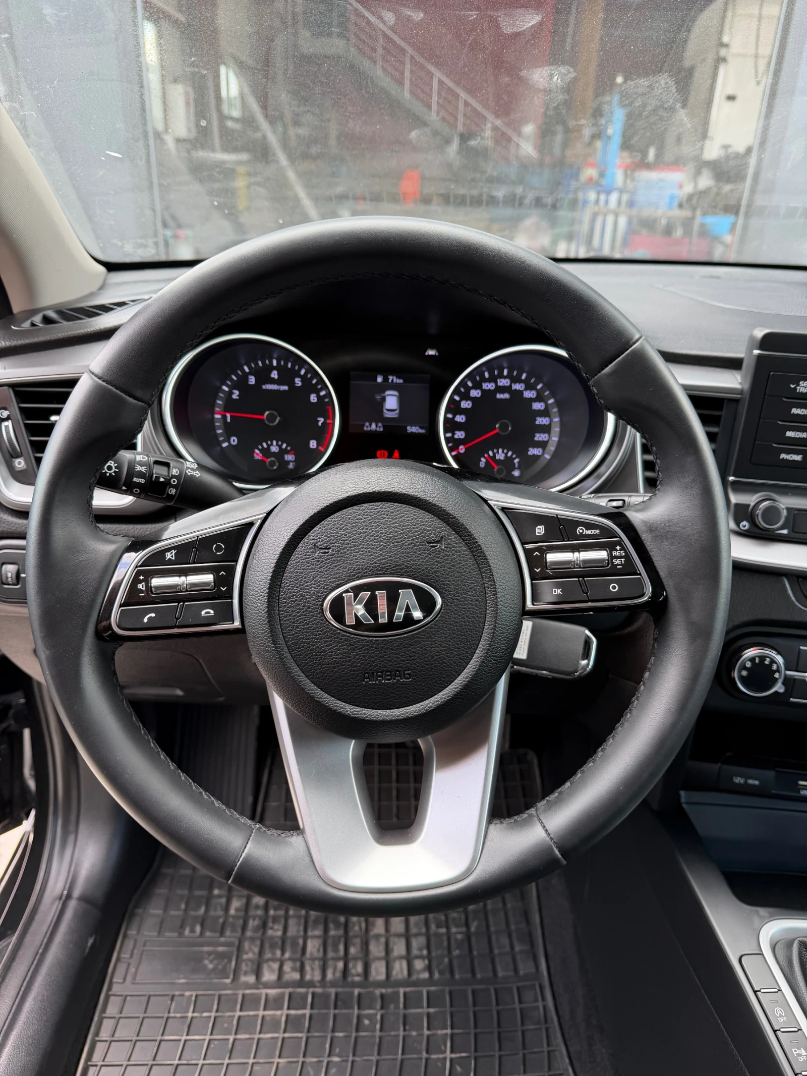 Kia Ceed, снимка 8 - Автомобили и джипове - 54843586