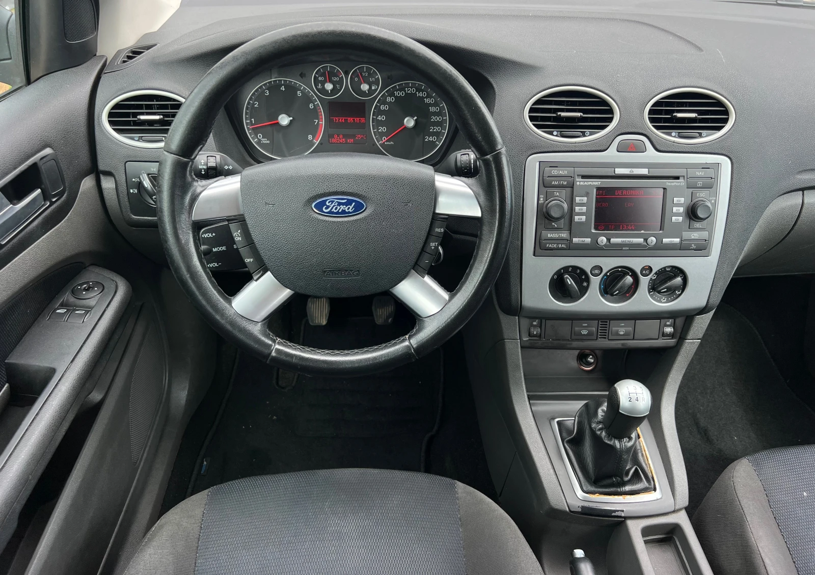 Ford Focus 1.6i NAVI/KLIMATIK/PODGREV/UNIKAT, снимка 16 - Автомобили и джипове - 55085808