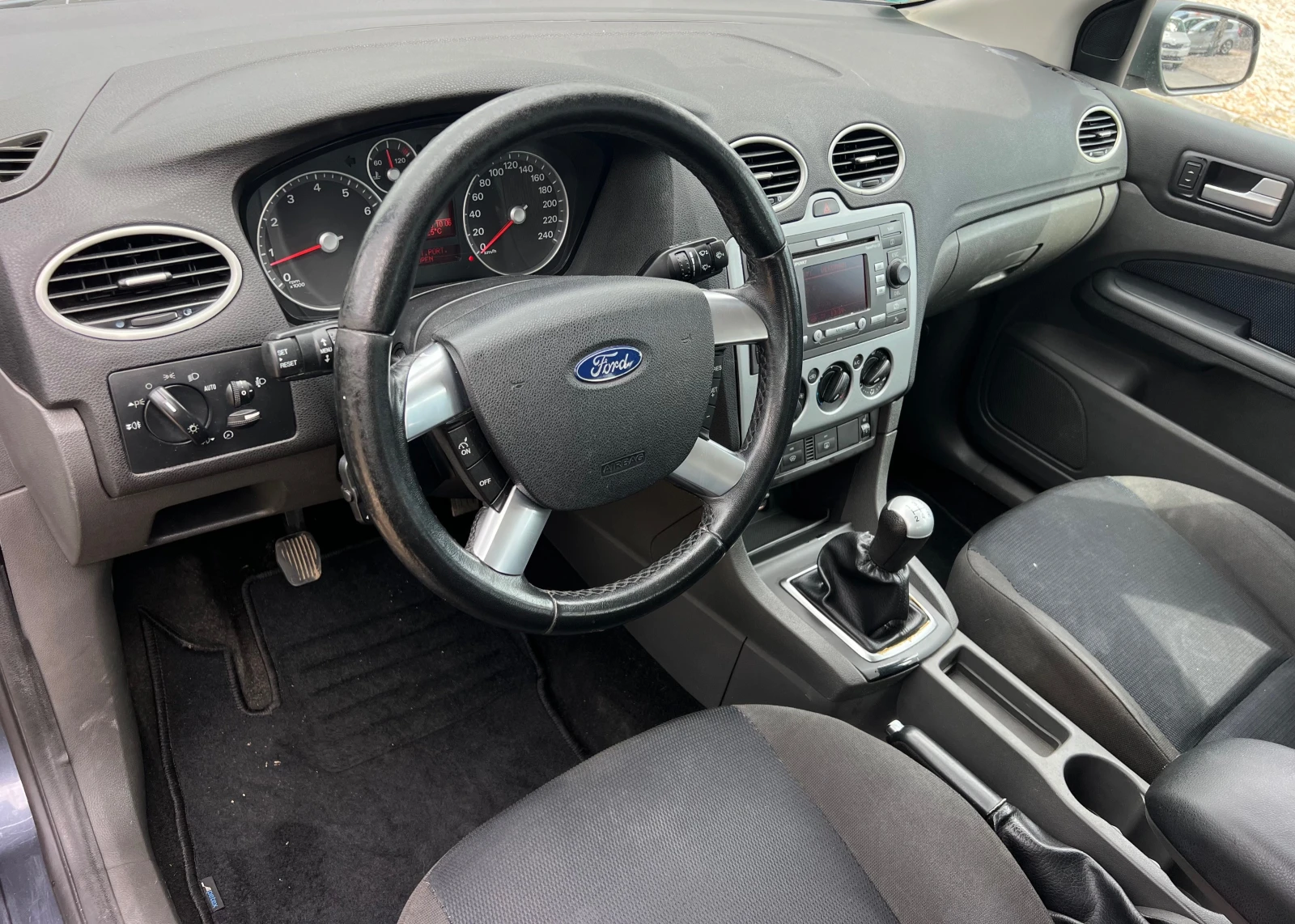 Ford Focus 1.6i NAVI/KLIMATIK/PODGREV/UNIKAT, снимка 11 - Автомобили и джипове - 55085808