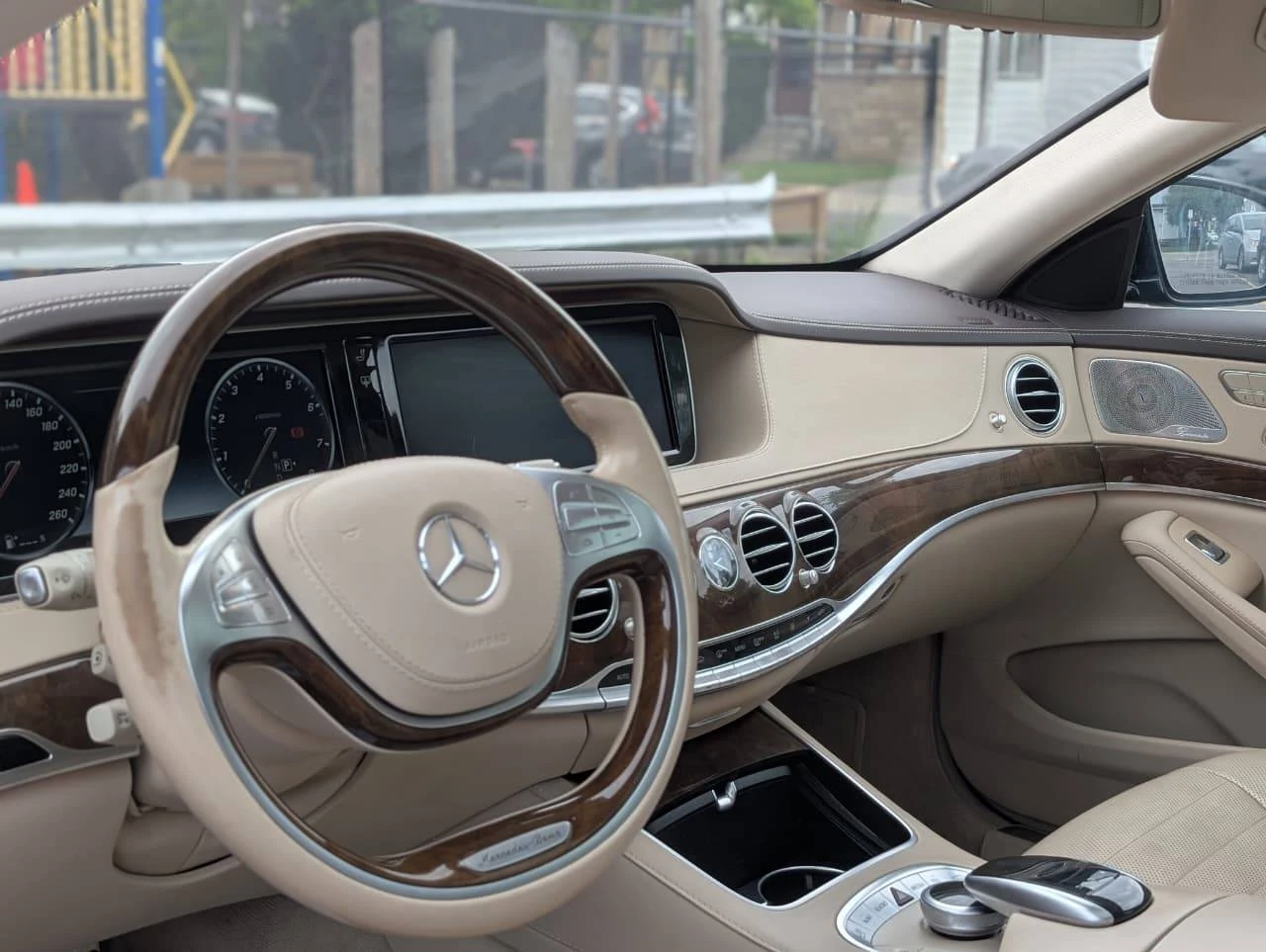 Mercedes-Benz S 550 4MATIC* КОЖА* ПОДГРЕВ* ОБДУХВ* BURMAST.* PANO* 360, снимка 6 - Автомобили и джипове - 55131325