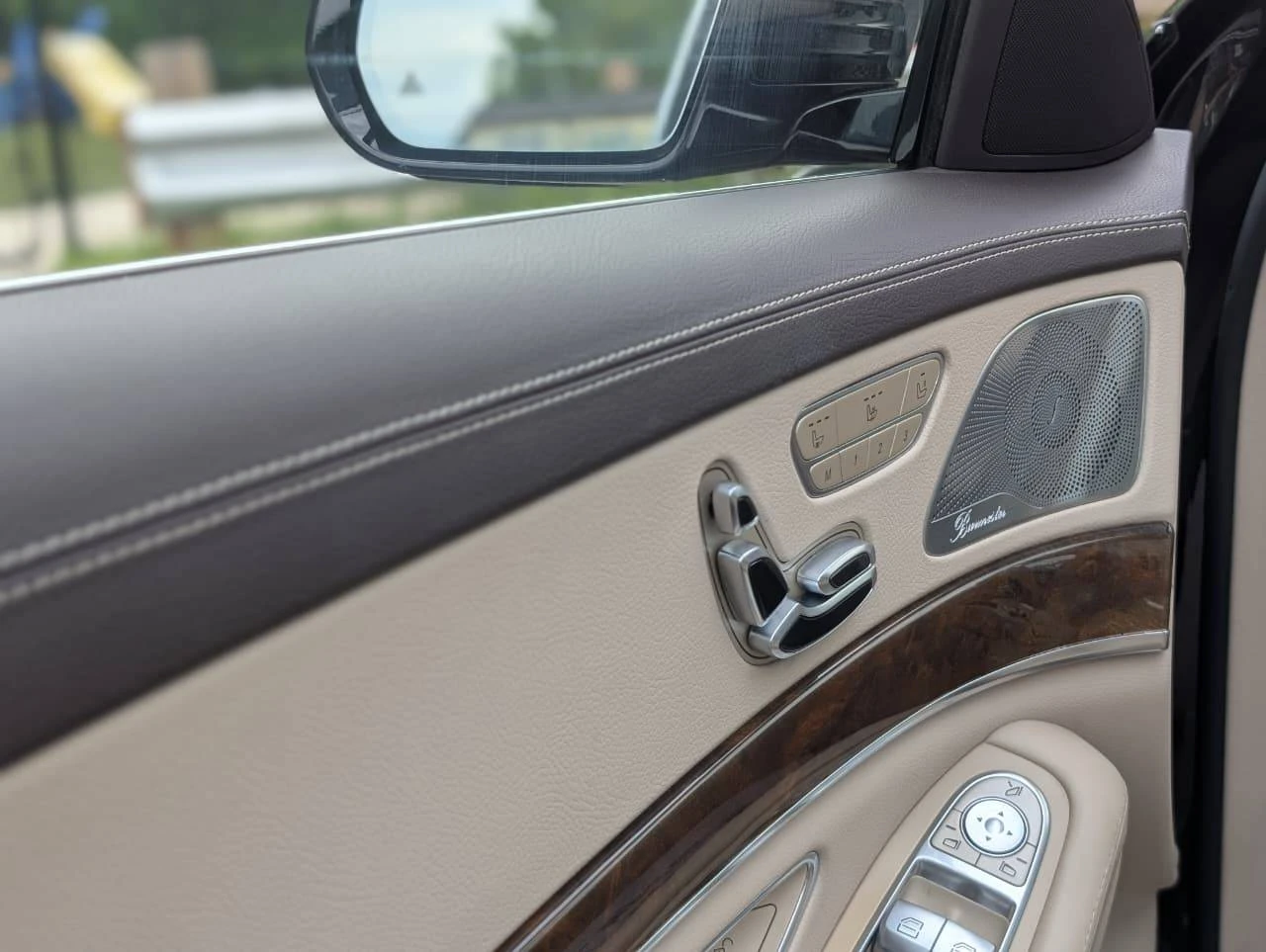 Mercedes-Benz S 550 4MATIC* КОЖА* ПОДГРЕВ* ОБДУХВ* BURMAST.* PANO* 360, снимка 5 - Автомобили и джипове - 55131325