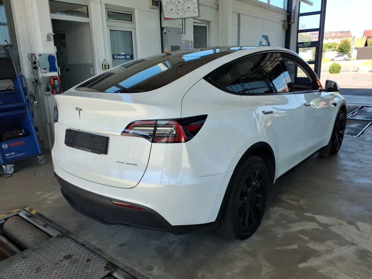 Tesla Model Y Long Range Dual AWD, снимка 3 - Автомобили и джипове - 56268971