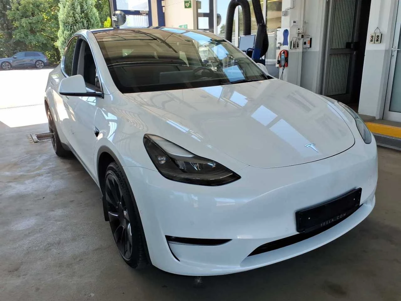 Tesla Model Y Long Range Dual AWD