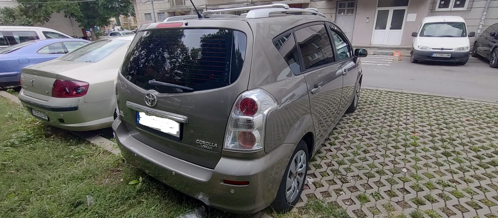 Toyota Corolla verso 1.8 VVTI, снимка 4 - Автомобили и джипове - 56462564