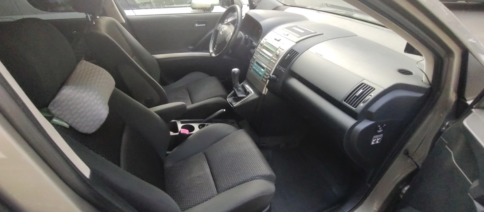 Toyota Corolla verso 1.8 VVTI, снимка 5 - Автомобили и джипове - 56462564