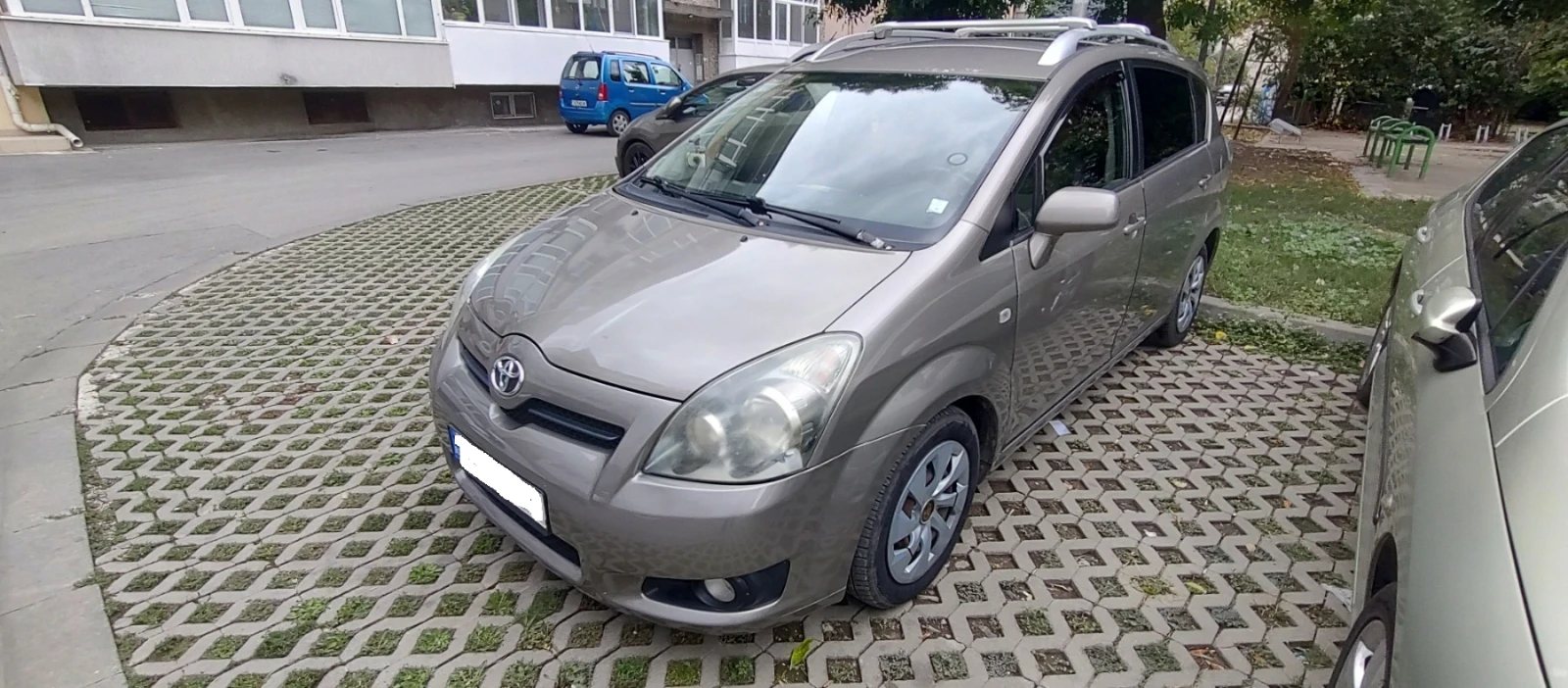 Toyota Corolla verso 1.8 VVTI, снимка 2 - Автомобили и джипове - 56462564