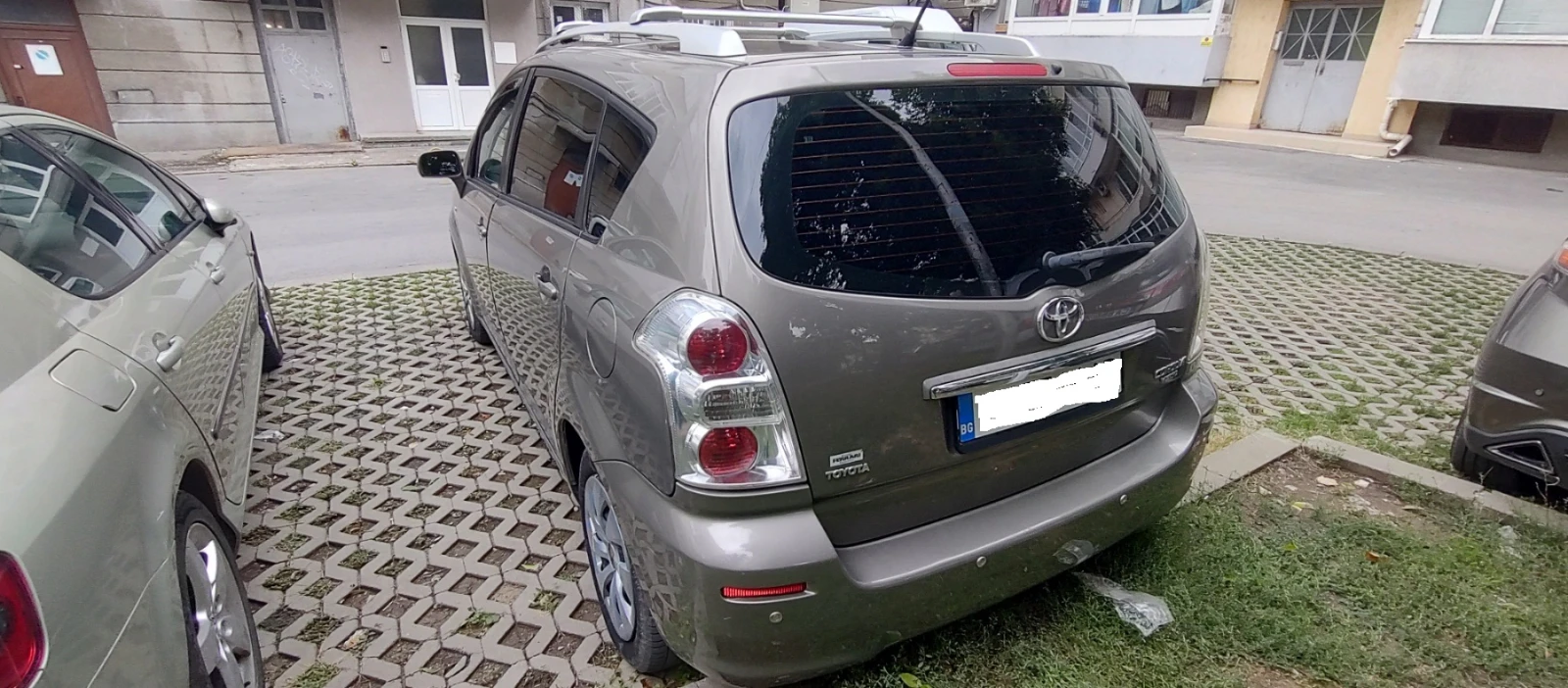 Toyota Corolla verso 1.8 VVTI, снимка 3 - Автомобили и джипове - 56462564