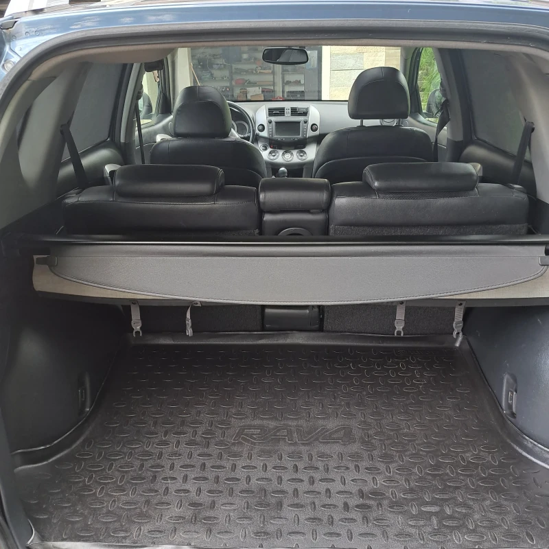 Toyota Rav4 2.2 D4D - Luxury 4X4 (NAVVI/KEYLESS/КАСКО), снимка 9 - Автомобили и джипове - 52056368